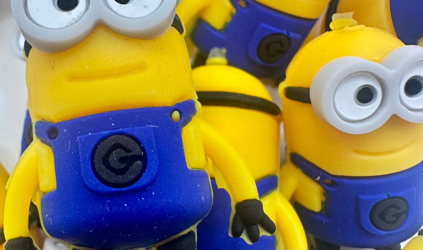 3d yellow minion looking guy