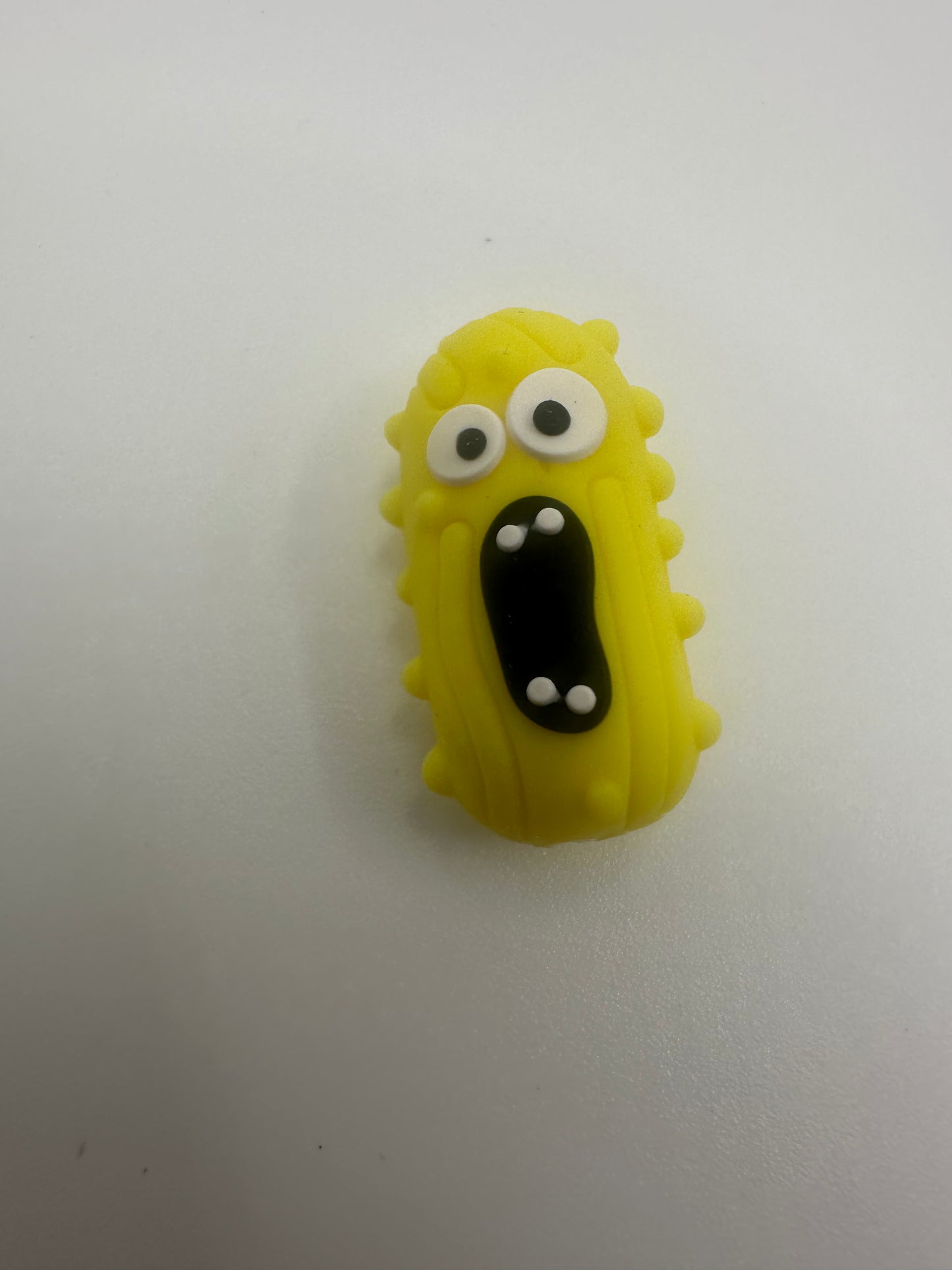 Screaming pickle focal bead