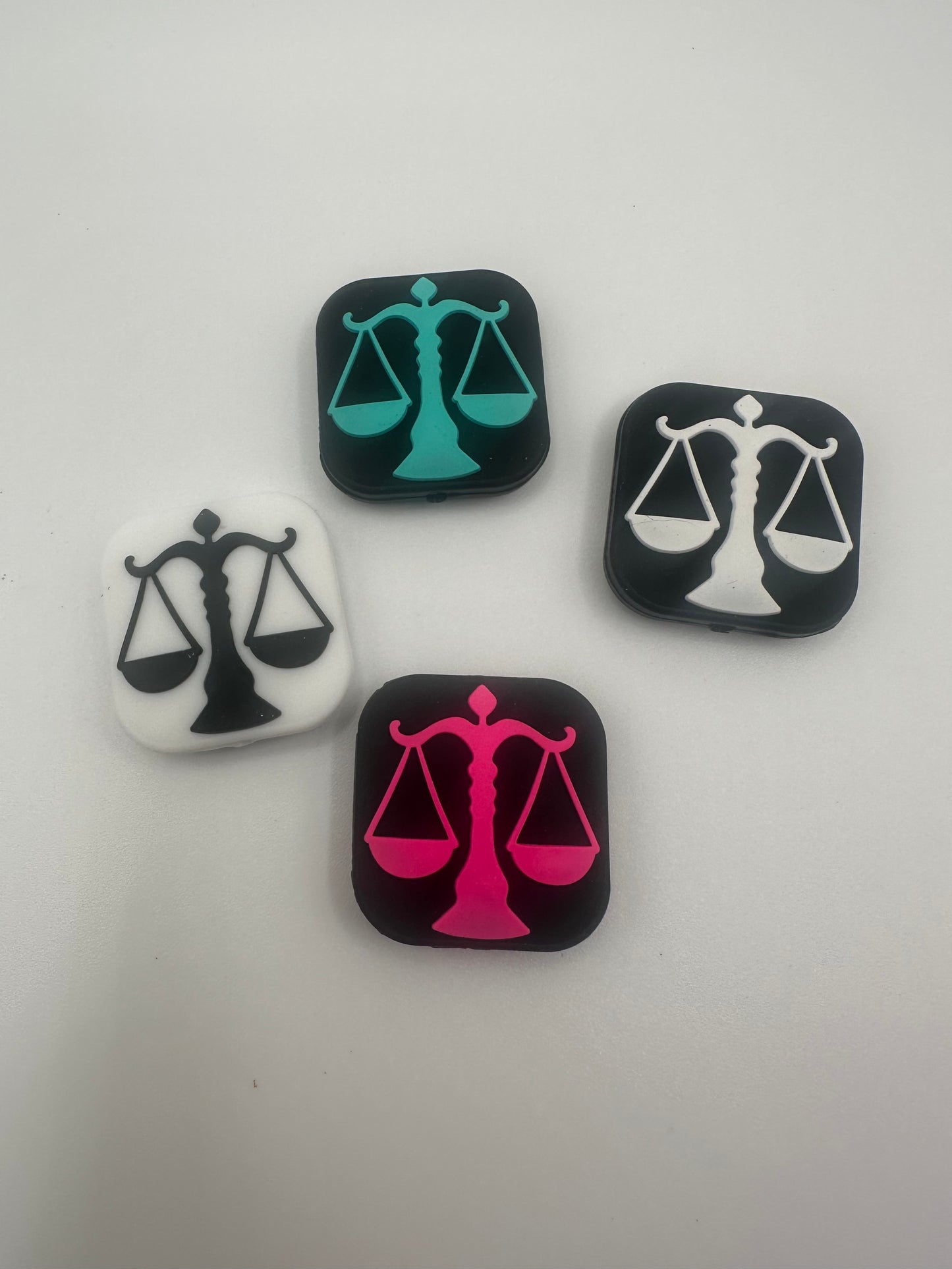 Lawer focal bead