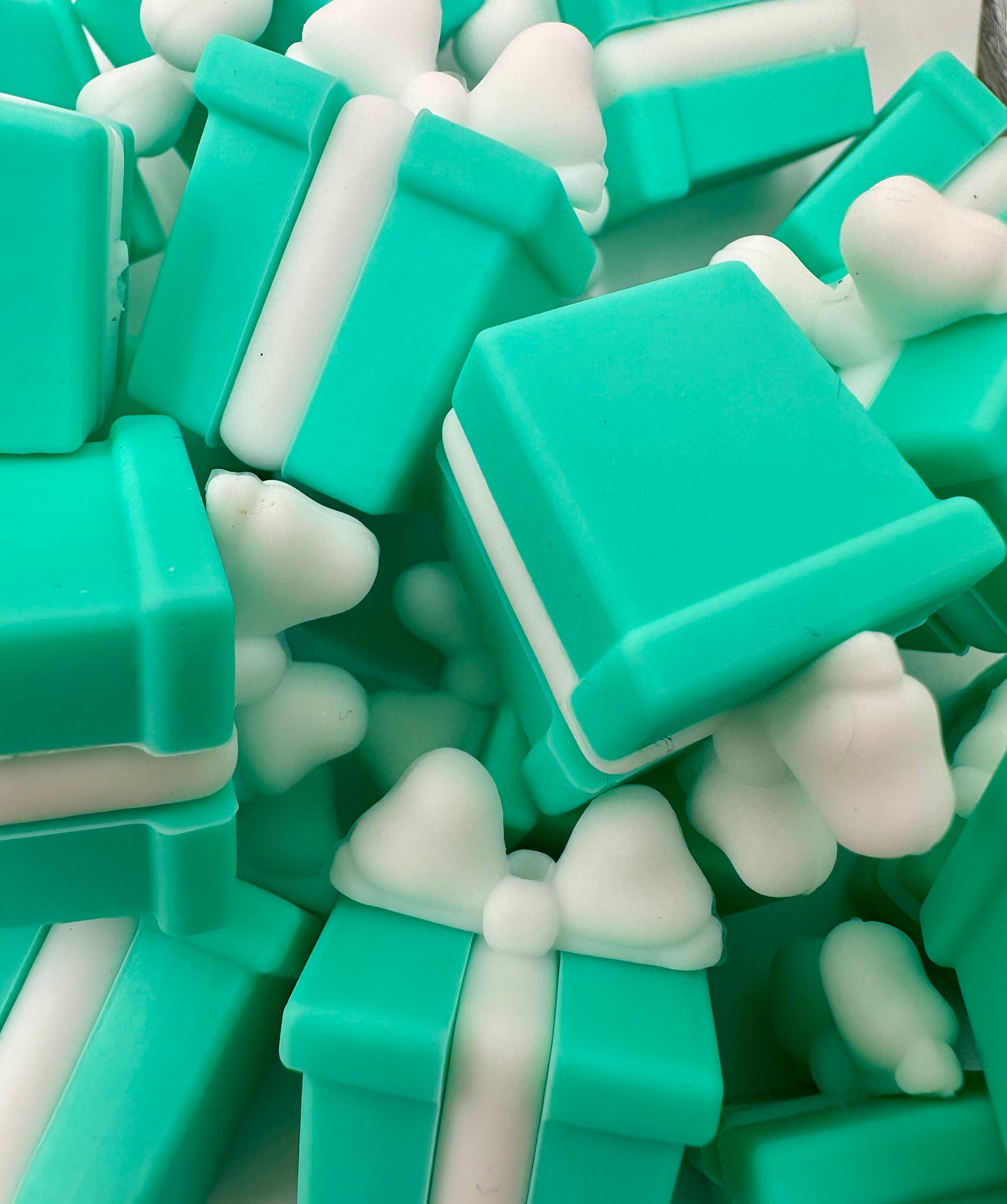 3D Present silicone focal bead