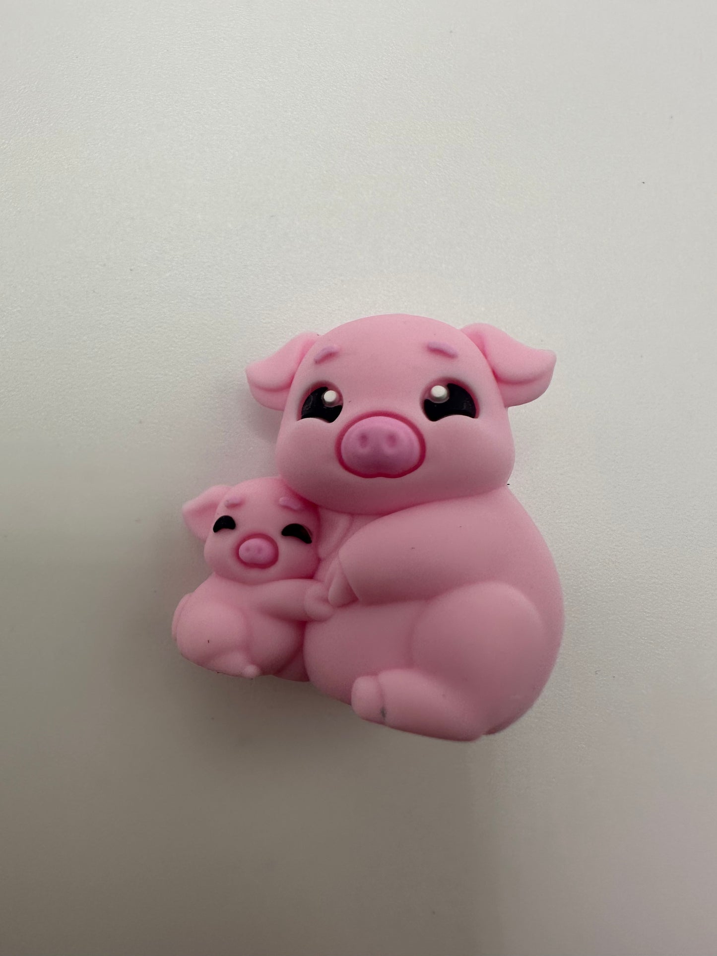 Pig focal bead, mom and baby, dad and baby