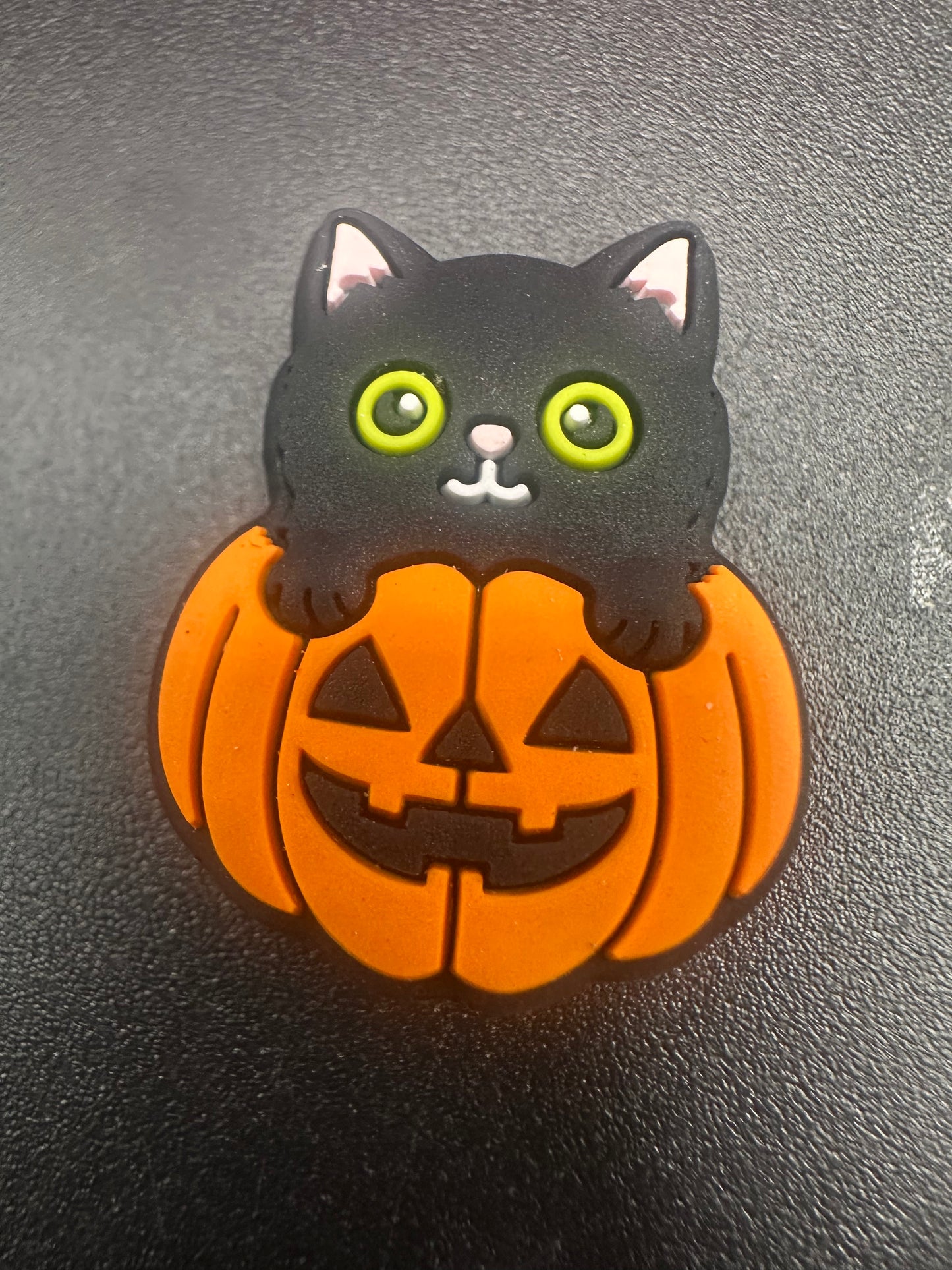 cat in a pumpkin focal bead