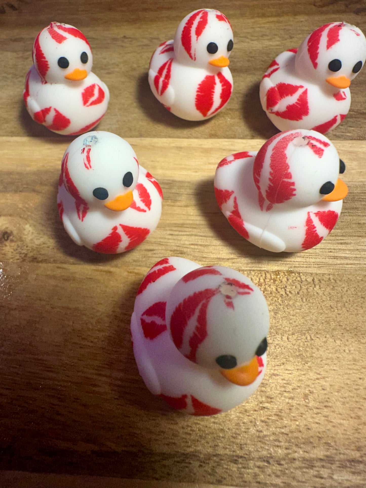 3d rubber duck silicone focal bead with kiss lips