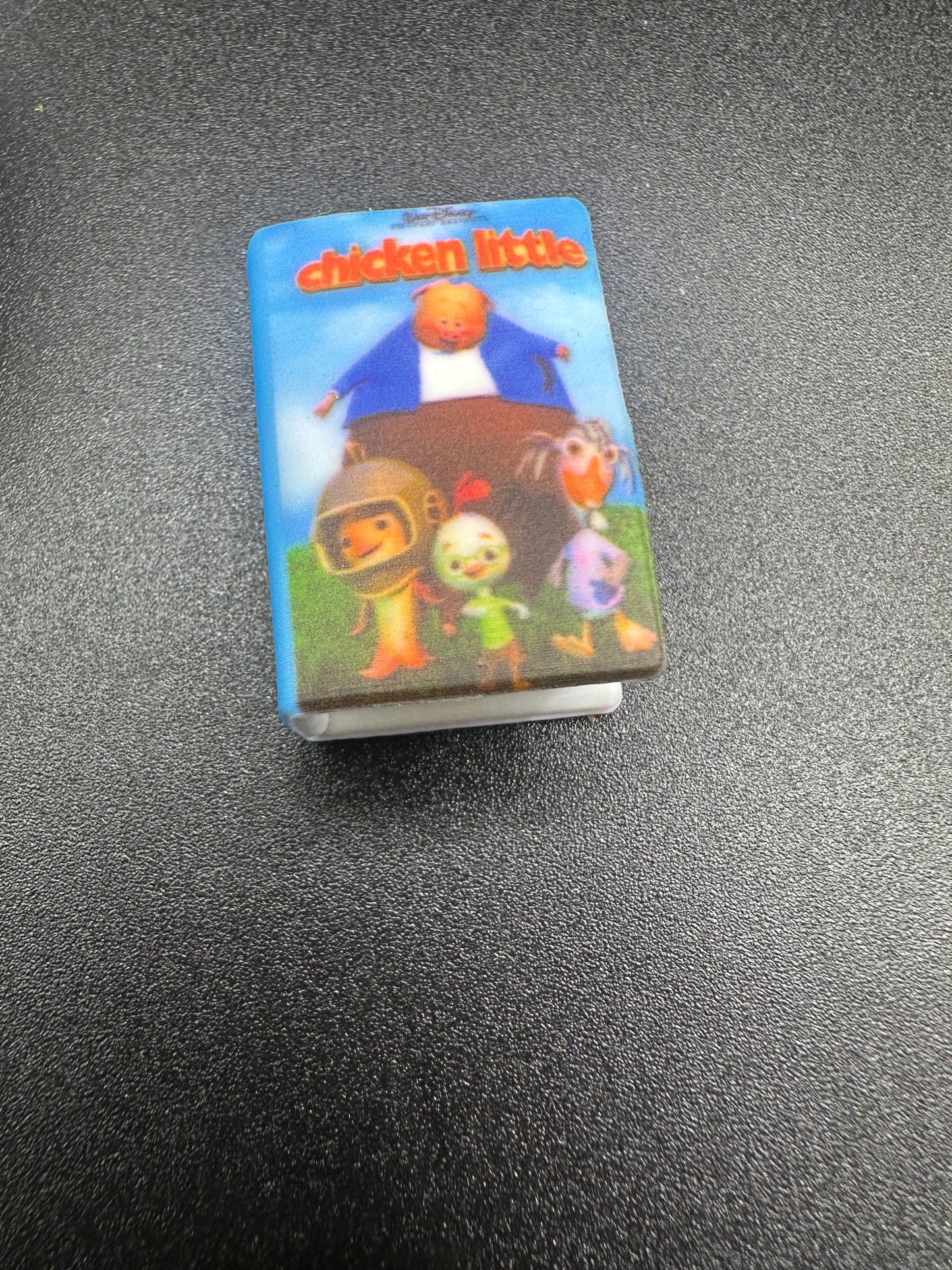 Silicone book focal bead