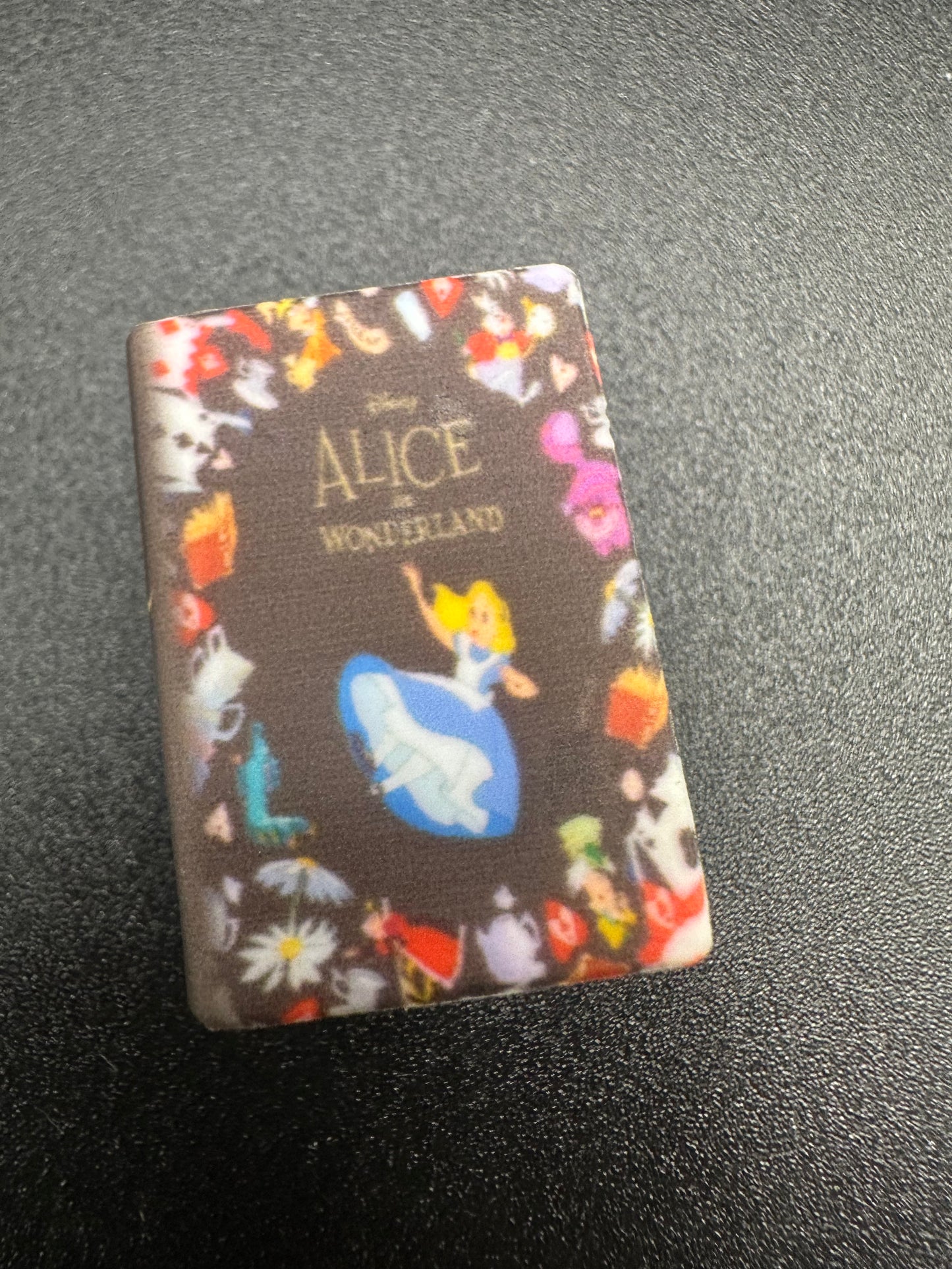 Silicone book focal bead