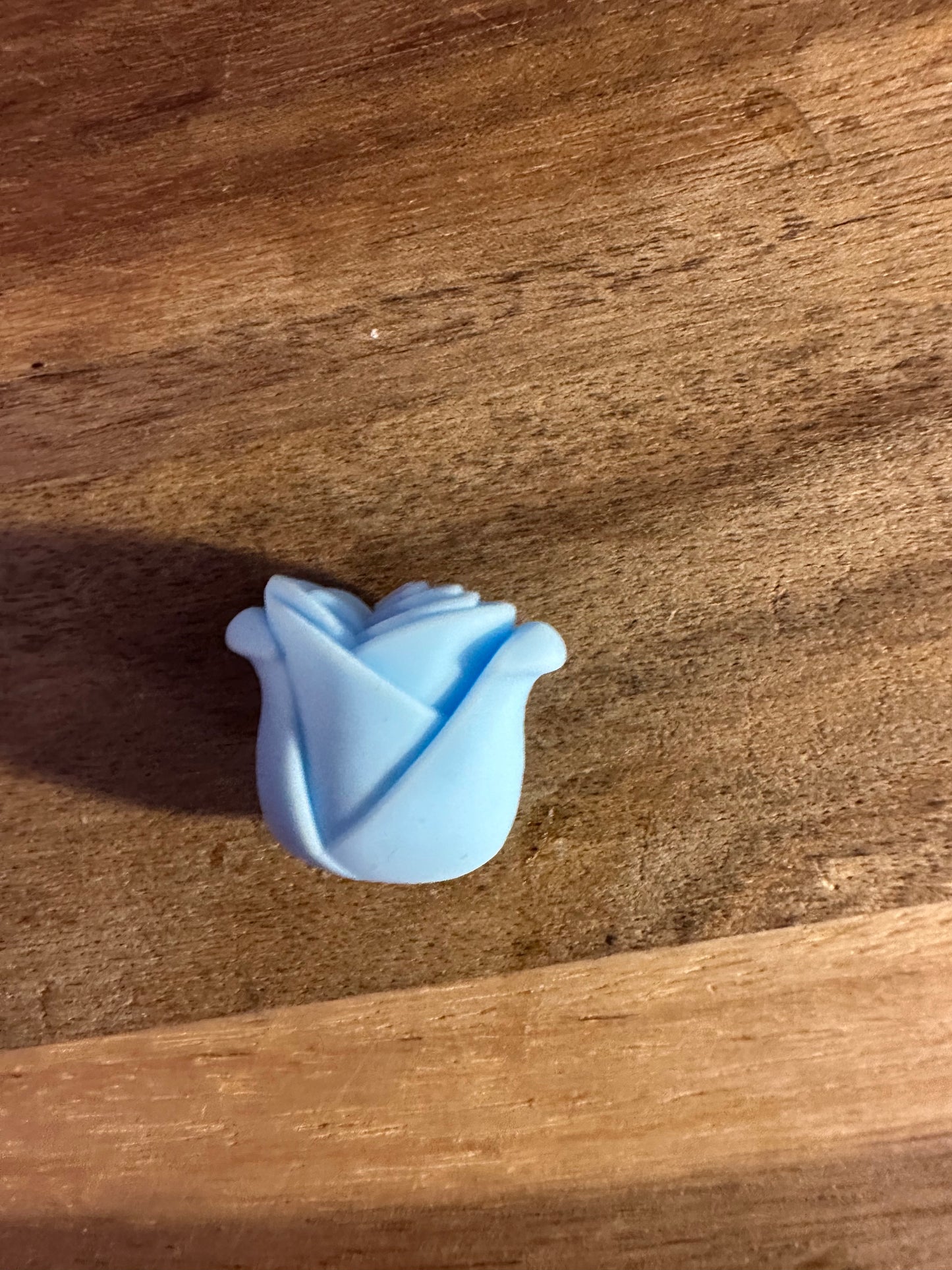 Tulip focal bead
