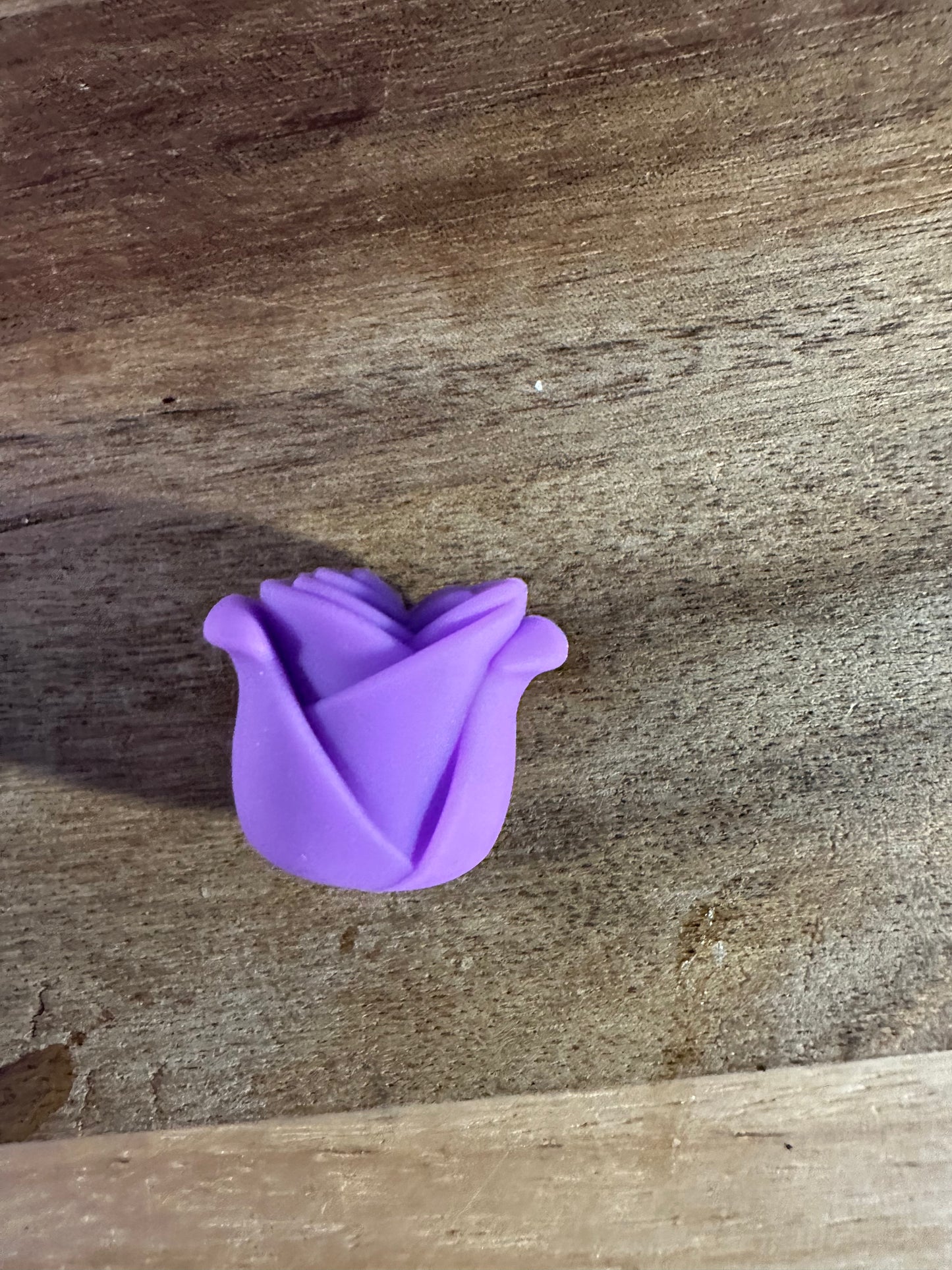Tulip focal bead