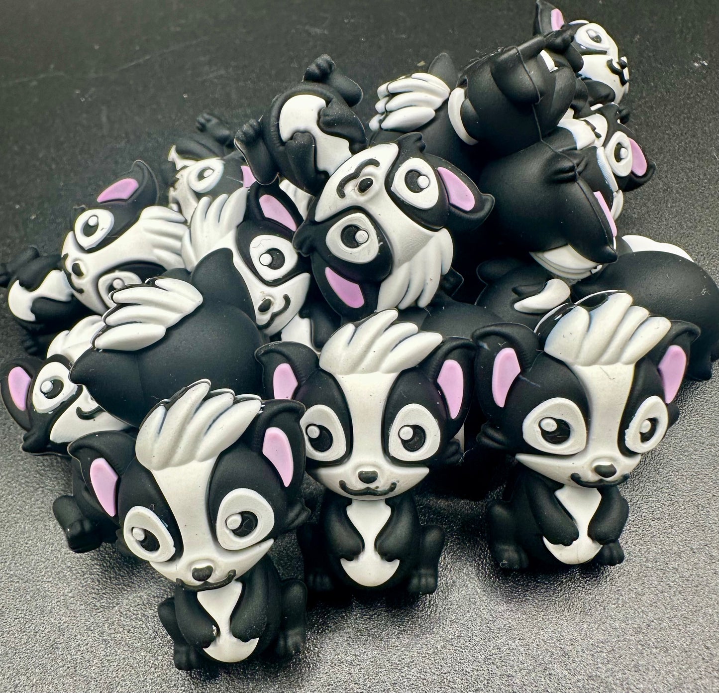 Skunk 3D silicone focal bead